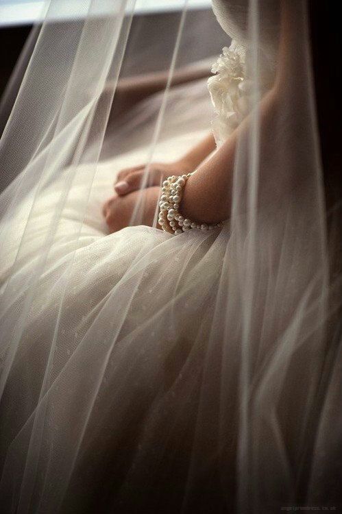67708-Waiting-Bride