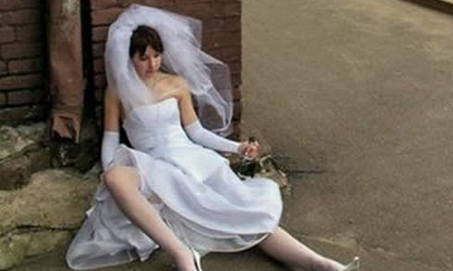 Bad-Wedding-Photos-Bride-Drunk
